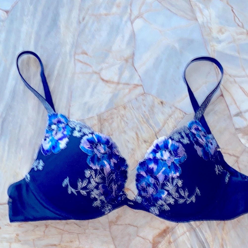 Victoria Secret Blue Dream Angels Embroided Push-up Bra 32B